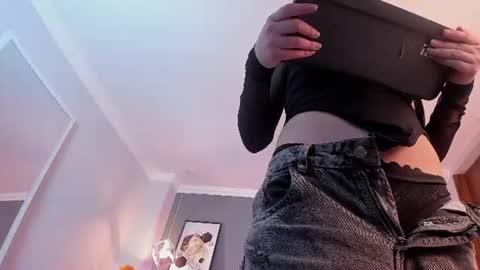 nina_ford_ online show from August 5, 2026, 2:58 am