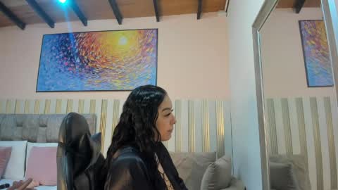 nina_glow_ online show from May 29, 2026, 11:08 am