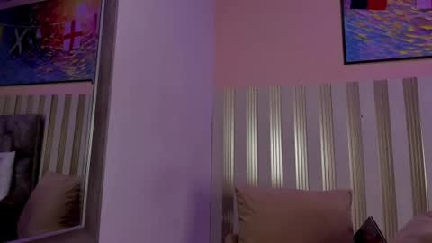 nina_glow_ online show from June 21, 2026, 11:02 am