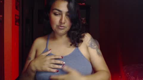 Snapshot of nina_moonbeam chatting on January 3, 2025, 12:43 am Nina Moon online show from January 3, 2025, 12:43 am