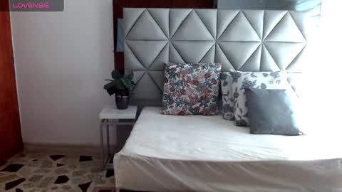 Snapshot of nina_pons chatting on December 17, 2024, 8:43 pm Nina online show from December 17, 2024, 8:43 pm