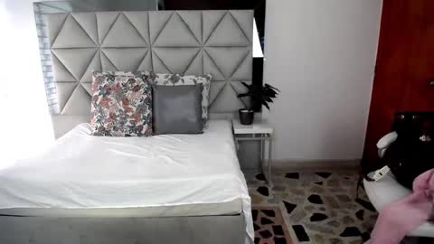 Snapshot of nina_pons chatting on January 20, 2025, 8:40 pm Nina online show from January 20, 2025, 8:40 pm