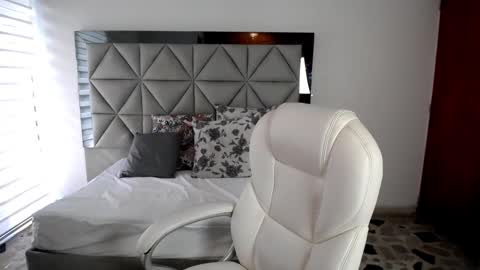 Snapshot of nina_pons chatting on January 23, 2025, 8:45 pm Nina online show from January 23, 2025, 8:45 pm