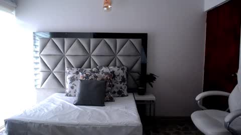 Snapshot of nina_pons chatting on February 8, 2025, 9:57 pm Nina online show from February 8, 2025, 9:57 pm