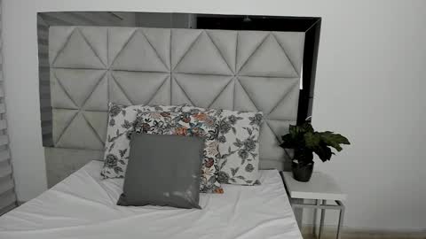 Snapshot of nina_pons chatting on March 1, 2025, 11:04 pm Nina online show from March 1, 2025, 11:04 pm