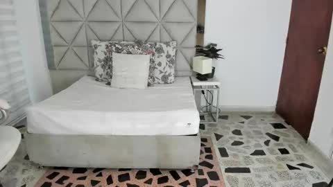 Snapshot of nina_pons chatting on October 1, 2025, 7:53 pm Nina online show from October 1, 2025, 7:53 pm