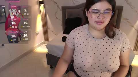 Snapshot of nina_rouge7 chatting on October 12, 2025, 12:37 pm N I N A online show from October 12, 2025, 12:37 pm