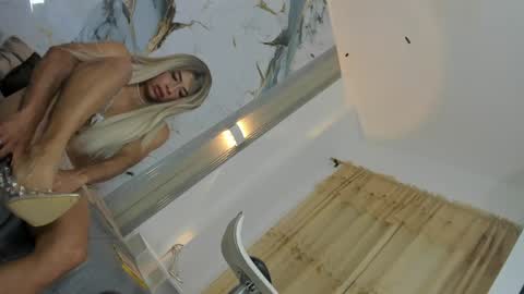 nina_velvet_ online show from June 6, 2026, 9:19 pm