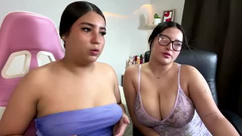 Snapshot of ninablooms01 chatting on June 13, 2026, 9:35 pm Nina online show from June 13, 2026, 9:35 pm