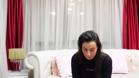 Snapshot of ninacrystal chatting on February 28, 2025, 6:10 am NinaCrystal online show from February 28, 2025, 6:10 am