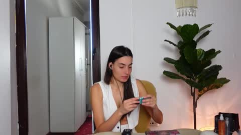 Snapshot of ninacrystal chatting on October 6, 2025, 8:23 am NinaCrystal online show from October 6, 2025, 8:23 am