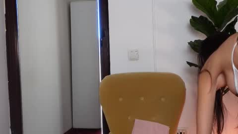 Snapshot of ninacrystal chatting on November 24, 2025, 8:47 am NinaCrystal online show from November 24, 2025, 8:47 am