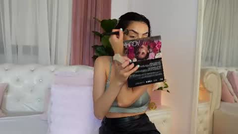 NinaCrystal online show from July 2, 2026, 10:43 am