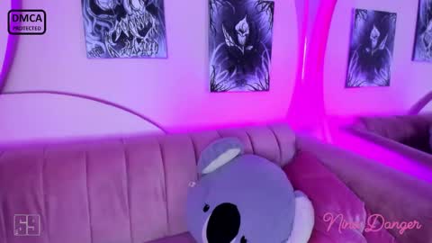 Snapshot of ninadanger chatting on December 10, 2024, 7:11 pm Heyyy guys Im Ninas crazy online show from December 10, 2024, 7:11 pm