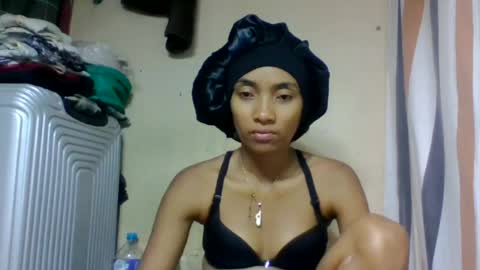 Snapshot of ninaeaa chatting on June 15, 2026, 5:37 pm ninaeaa online show from June 15, 2026, 5:37 pm