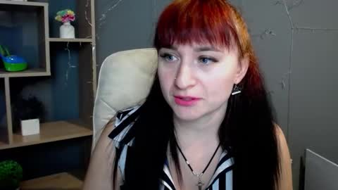 ninaflawlees online show from November 17, 2025, 12:55 pm