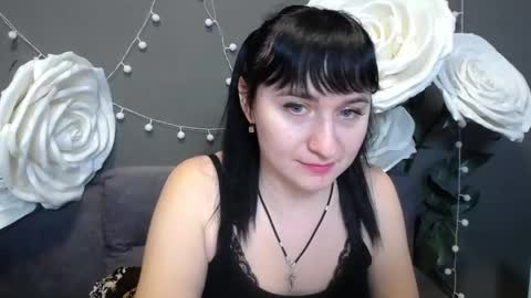 ninaflawlees online show from November 23, 2025, 1:00 pm