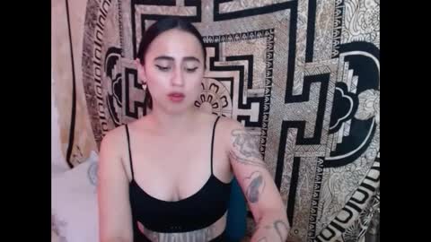 N I N A online show from December 30, 2024, 5:23 pm