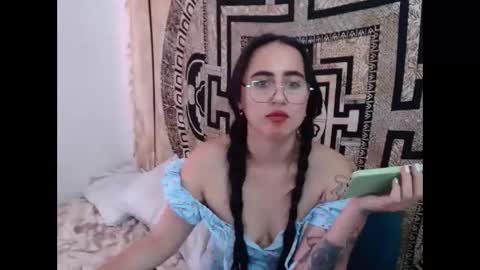 N I N A online show from January 11, 2025, 6:44 pm