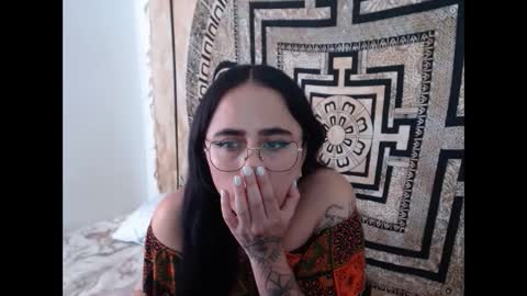 N I N A online show from January 15, 2025, 6:40 pm