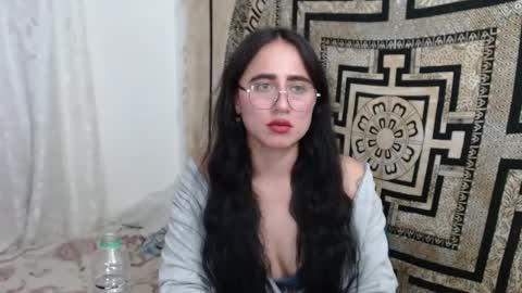 N I N A online show from February 5, 2025, 10:55 pm