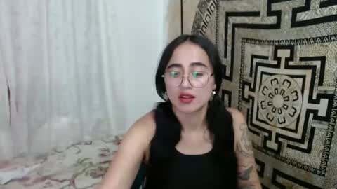 Snapshot of ninakravtz chatting on February 21, 2025, 6:48 pm N I N A online show from February 21, 2025, 6:48 pm