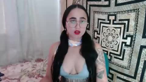 Snapshot of ninakravtz chatting on February 24, 2025, 9:20 pm N I N A online show from February 24, 2025, 9:20 pm