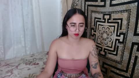 N I N A online show from February 28, 2025, 7:03 pm