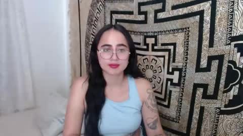 Snapshot of ninakravtz chatting on March 4, 2025, 5:24 pm N I N A online show from March 4, 2025, 5:24 pm