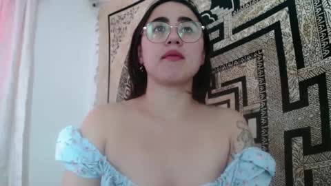 N I N A online show from September 23, 2025, 2:20 pm