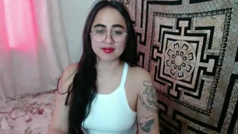 N I N A online show from September 29, 2025, 2:33 pm