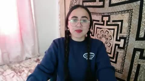 N I N A online show from September 30, 2025, 3:06 pm