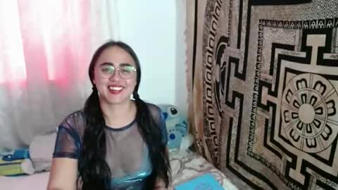 Snapshot of ninakravtz chatting on October 21, 2025, 4:19 pm N I N A online show from October 21, 2025, 4:19 pm