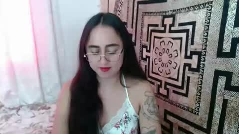 Snapshot of ninakravtz chatting on November 7, 2025, 6:41 pm N I N A online show from November 7, 2025, 6:41 pm