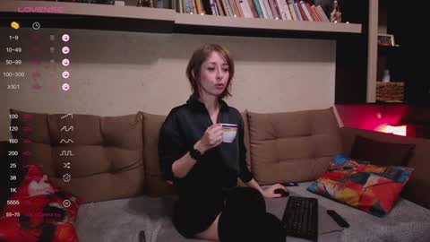 Snapshot of ninanovalicious chatting on December 13, 2024, 8:20 am NinaNovalicious online show from December 13, 2024, 8:20 am