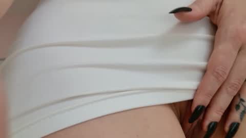 Snapshot of ninaoneil chatting on February 26, 2025, 11:15 pm NinaOneil online show from February 26, 2025, 11:15 pm