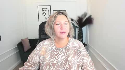 ninastarle online show from September 28, 2025, 4:29 am