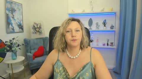 ninastarle online show from April 18, 2026, 11:36 am