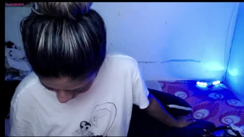 ninatinydoll1 online show from April 27, 2026, 11:19 am
