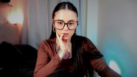 Snapshot of ninavolkov chatting on October 30, 2025, 12:01 am ninavolkov online show from October 30, 2025, 12:01 am