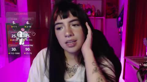Snapshot of ninfa_ch chatting on November 28, 2025, 1:19 am Ninfa online show from November 28, 2025, 1:19 am