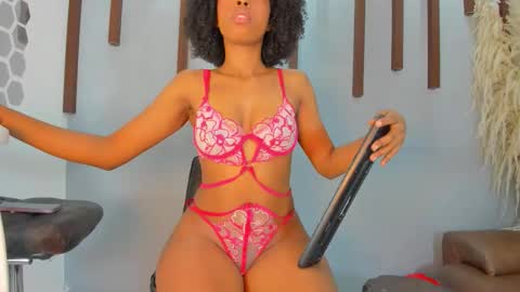 nini_beyker online show from September 28, 2025, 1:27 pm