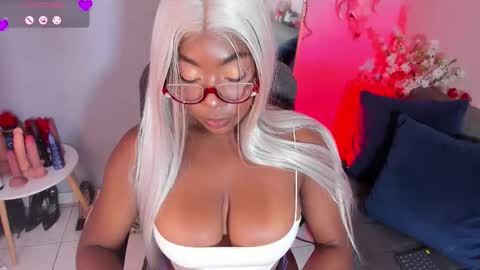 NINI  online show from December 20, 2025, 3:41 pm