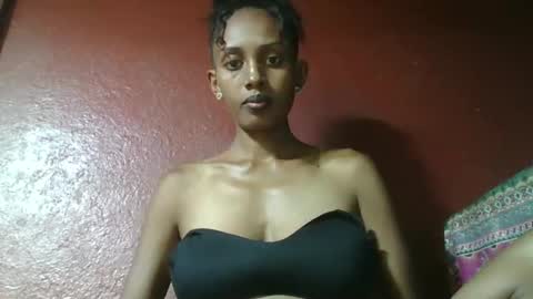 ninie246746 online show from February 8, 2025, 8:52 am