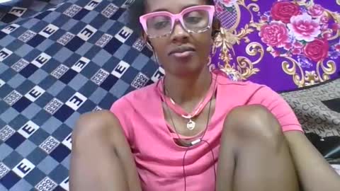 ninie246746 online show from April 21, 2026, 7:17 pm