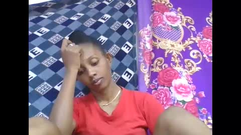 ninie246746 online show from April 29, 2026, 5:33 am