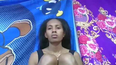 ninie246746 online show from May 1, 2026, 5:56 am