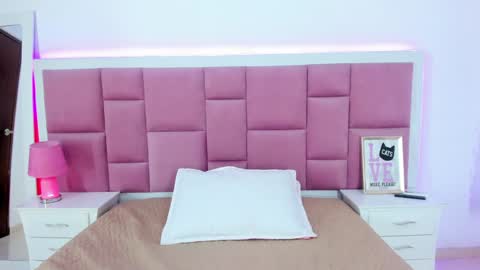 Snapshot of ninnavous chatting on January 23, 2025, 6:24 pm Ninna online show from January 23, 2025, 6:24 pm