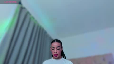 Ninon Beart online show from March 6, 2026, 8:27 pm