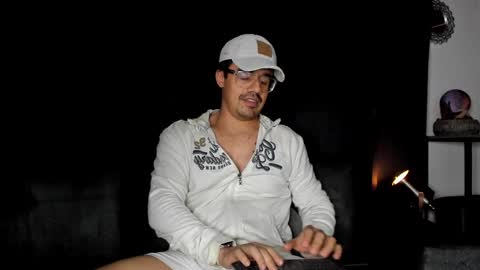 Snapshot of nipsfetich chatting on December 3, 2024, 12:02 am Steven online show from December 3, 2024, 12:02 am